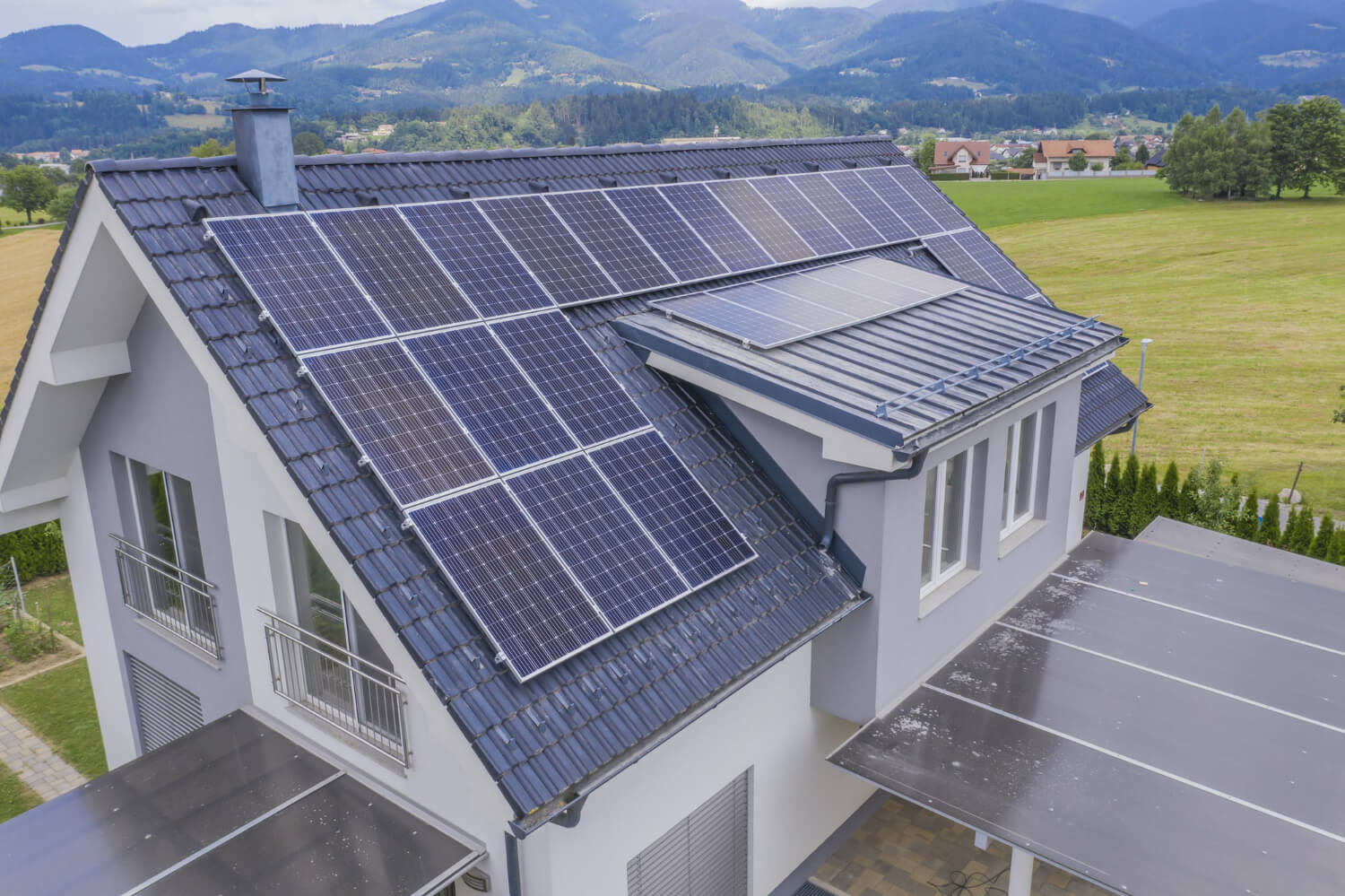 Combien de panneaux solaires faut-il pour alimenter une maison autonome ?