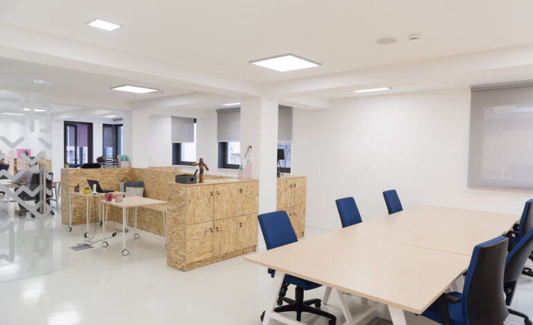 Les dalles LED, un éclairage idéal pour les locaux professionnels
